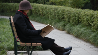 世代別投資スタイルのリアル：シニアは趣味と実益、若者は防衛と不安